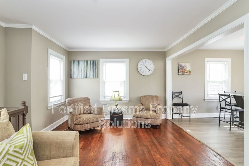 Maywood Muse The Stylish GSO City Retreat | Walkable Vibes & Historic Charm property image
