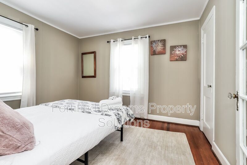 Maywood Muse The Stylish GSO City Retreat | Walkable Vibes & Historic Charm property image