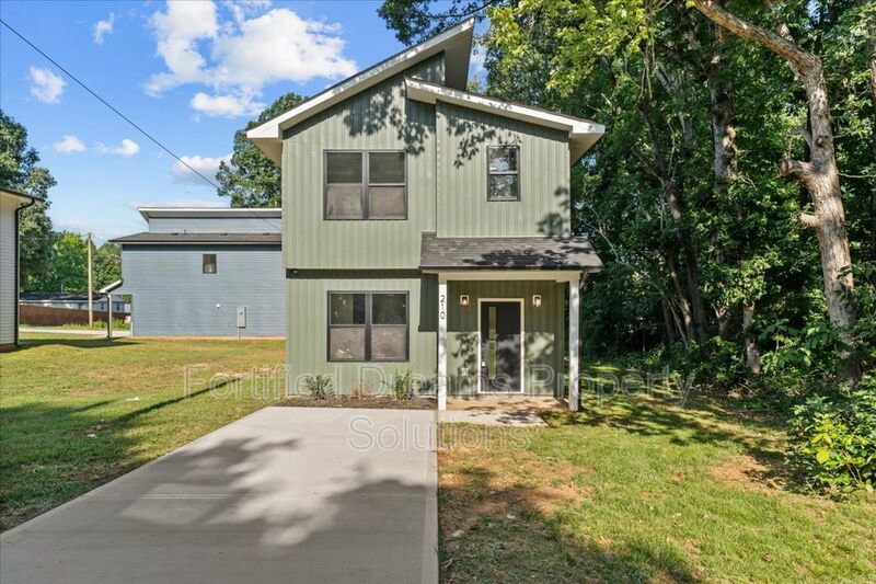 Are you ready to be WOW'ed in Downtown Liberty? THIS IS IT! property image