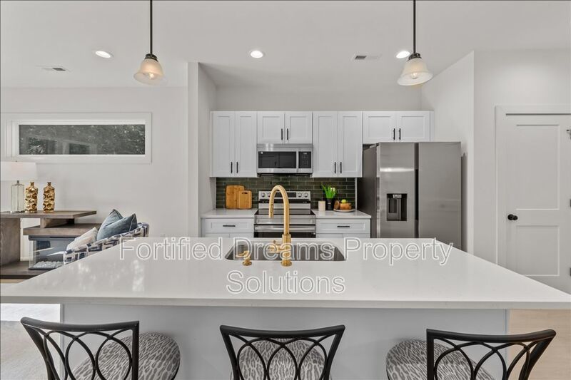 Are you ready to be WOW'ed in Downtown Liberty? THIS IS IT! property image