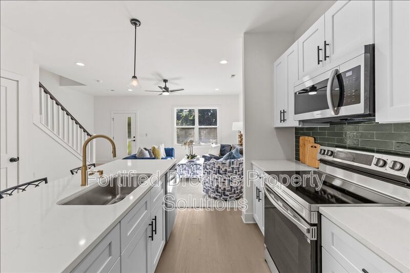 Are you ready to be WOW'ed in Downtown Liberty? THIS IS IT! property image