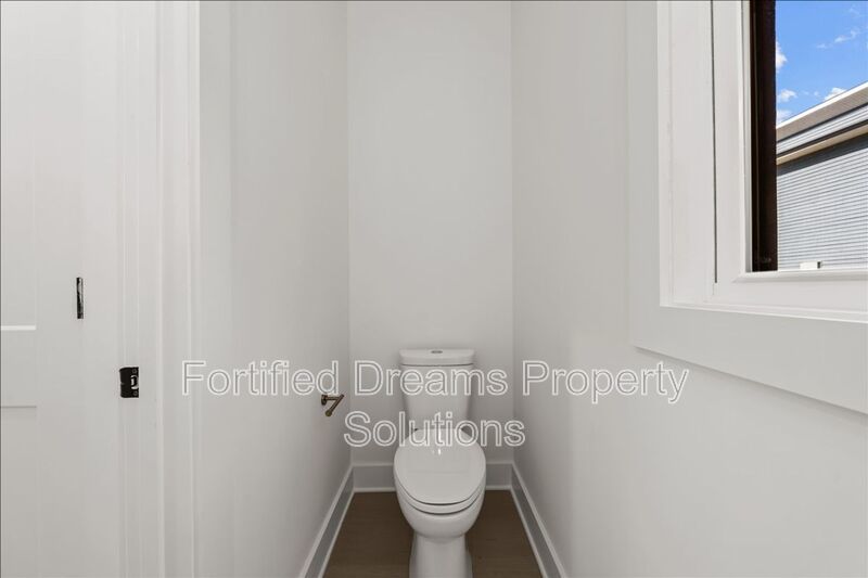 Are you ready to be WOW'ed in Downtown Liberty? THIS IS IT! property image