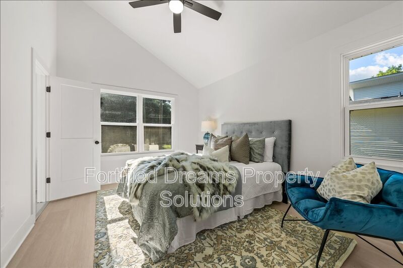 Are you ready to be WOW'ed in Downtown Liberty? THIS IS IT! property image