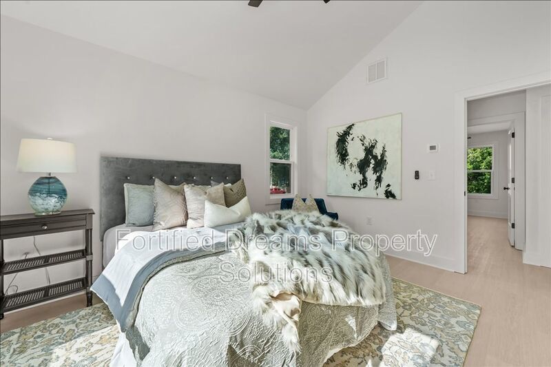 Are you ready to be WOW'ed in Downtown Liberty? THIS IS IT! property image