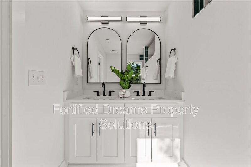 Are you ready to be WOW'ed in Downtown Liberty? THIS IS IT! property image