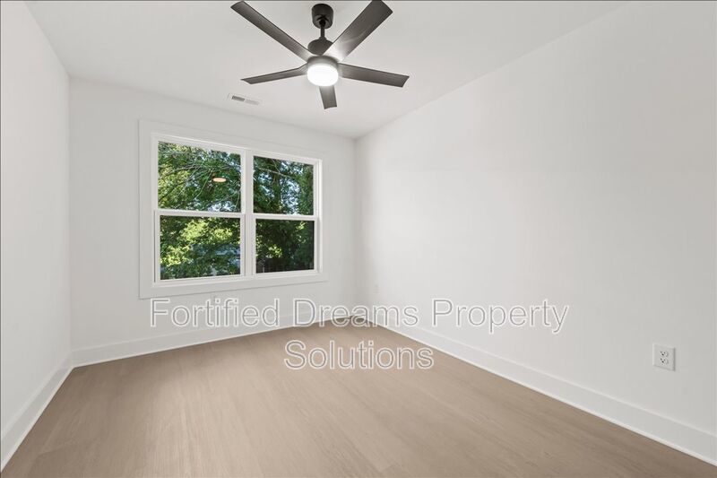 Are you ready to be WOW'ed in Downtown Liberty? THIS IS IT! property image