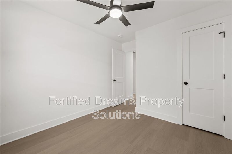 Are you ready to be WOW'ed in Downtown Liberty? THIS IS IT! property image