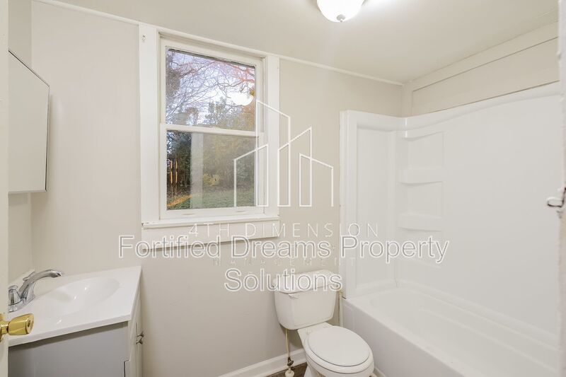 918 Camel Ave Winston Salem, NC property image