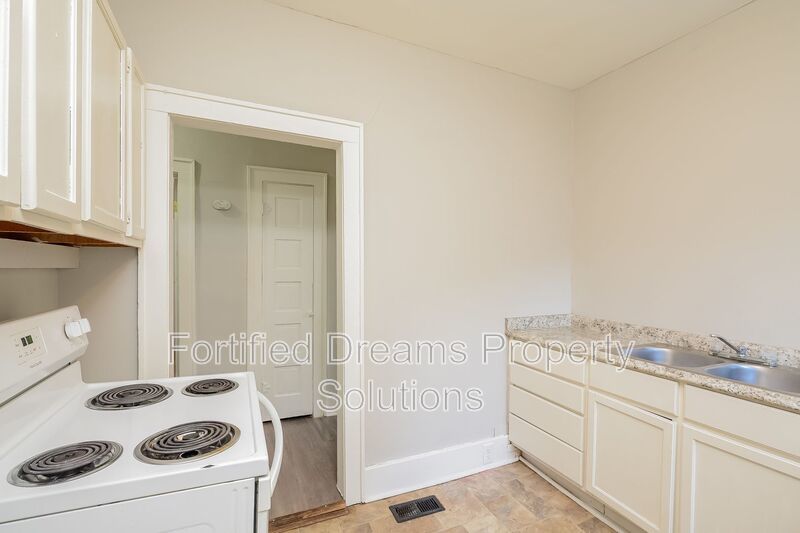 918 Camel Ave Winston Salem, NC property image