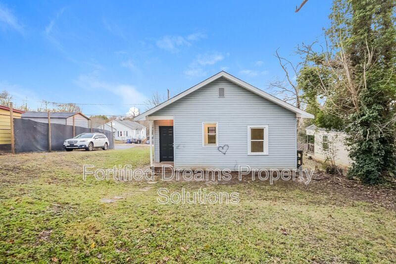 918 Camel Ave Winston Salem, NC property image