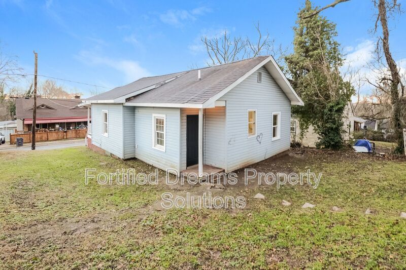 918 Camel Ave Winston Salem, NC property image