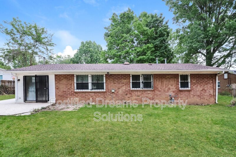 3 bedroom, 1.5 bath, brick ranch on cul-de-sac, fully fenced back yard, Greensboro property image